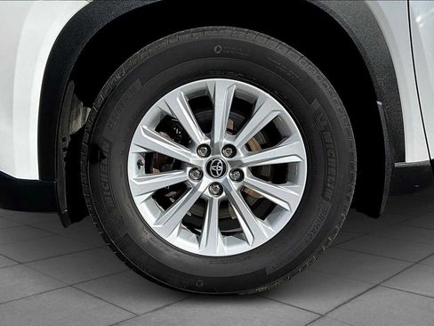 Used 2024 Toyota Grand Highlander XLE image 10