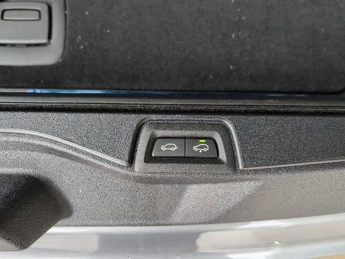 New 2026 BMW X5 xDrive50e w/ Premium Package image 39