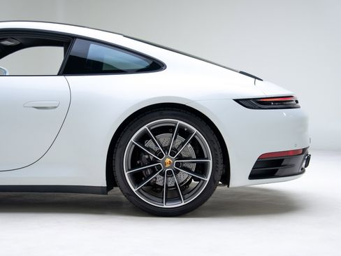 Used 2020 Porsche 911 Carrera image 17