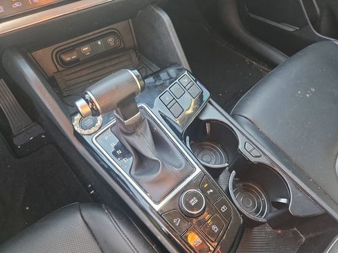 Used 2025 Kia Sportage EX FWD image 20