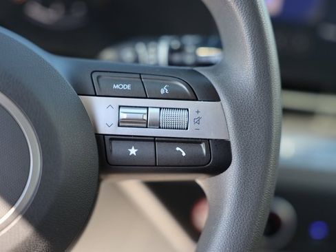 Used 2024 Hyundai Kona SE image 17
