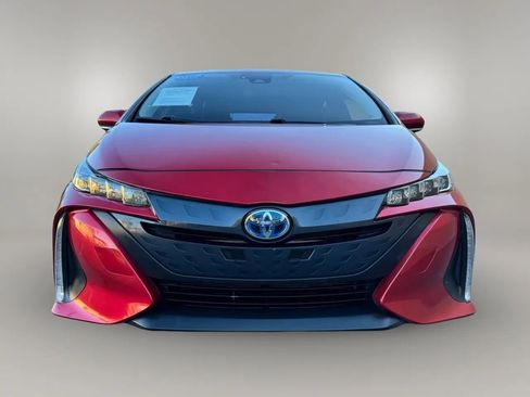Used 2018 Toyota Prius Prime Premium FWD image 4