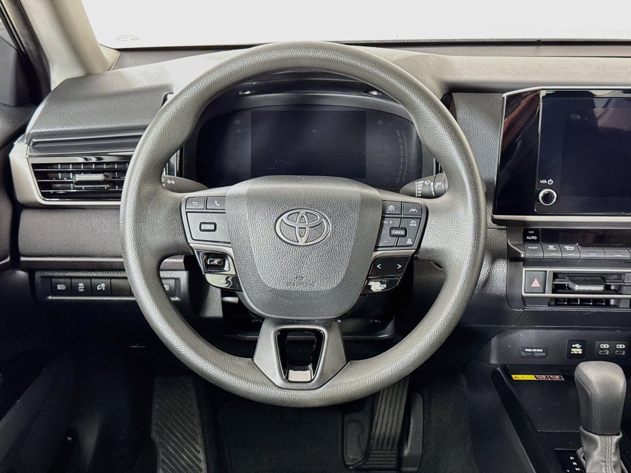 Certified 2025 Toyota Camry LE FWD image 4