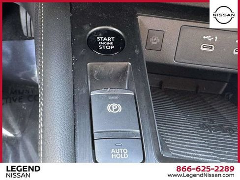 Used 2025 Nissan Kicks SV AWD/4WD image 28