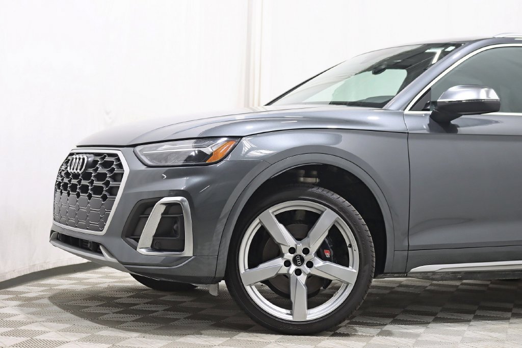 Used 2024 Audi SQ5 Premium w/ 21" Wheel Package AWD/4WD image 2