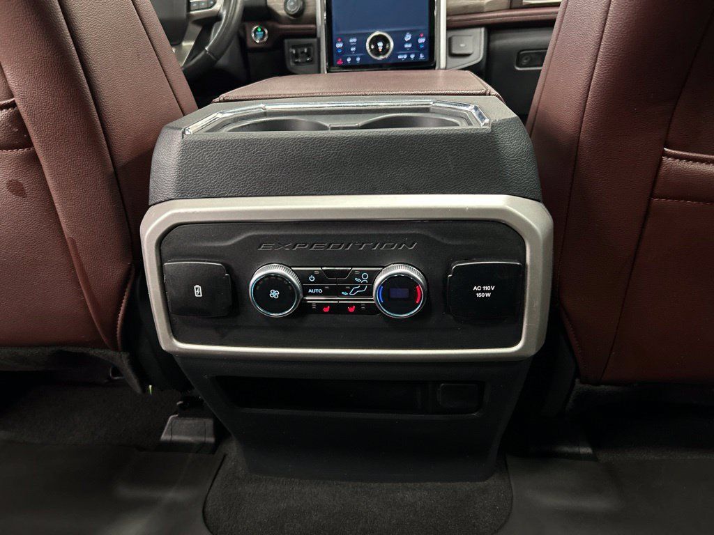 Used 2024 Ford Expedition Limited AWD/4WD image 33