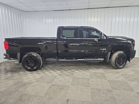 Used 2019 Chevrolet Silverado 2500 LTZ w/ Midnight Edition AWD/4WD image 2
