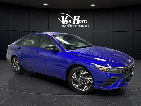 New 2025 Hyundai Elantra SEL image 1