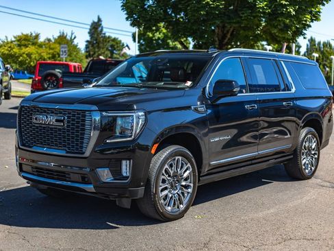 Used 2024 GMC Yukon XL Denali Ultimate AWD/4WD image 4