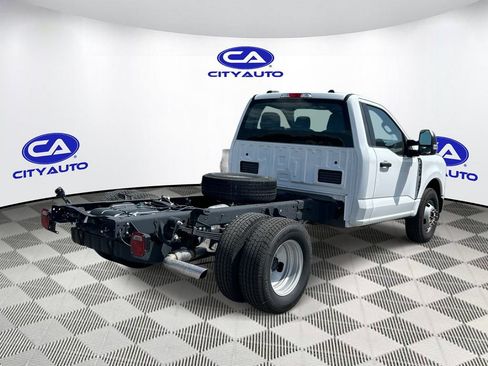 Used 2025 Ford F350 XL w/ XL Chrome Package RWD image 4