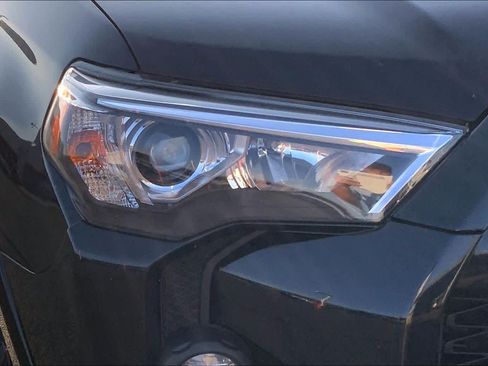 Used 2021 Toyota 4Runner SR5 Premium w/ Moonroof Package RWD image 25