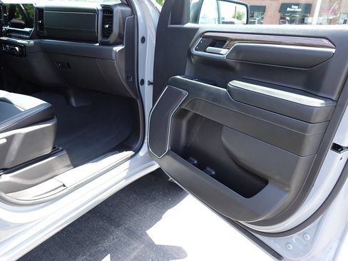 Used 2024 Chevrolet Silverado 1500 LT AWD/4WD image 30