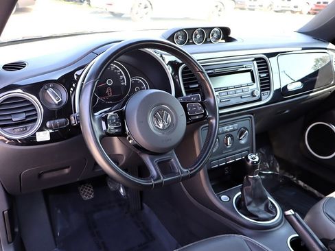 Used 2013 Volkswagen Beetle TDI image 13