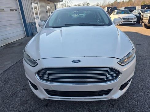 Used 2016 Ford Fusion SE image 2