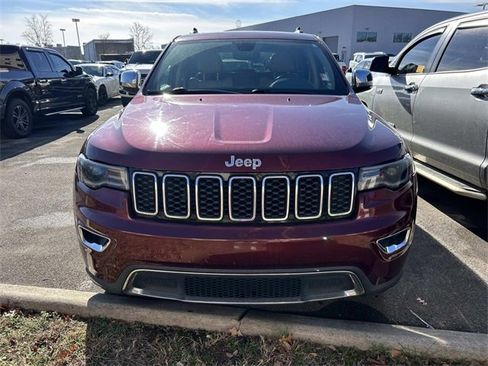 Used 2017 Jeep Grand Cherokee Limited w/ Luxury Group II image 2