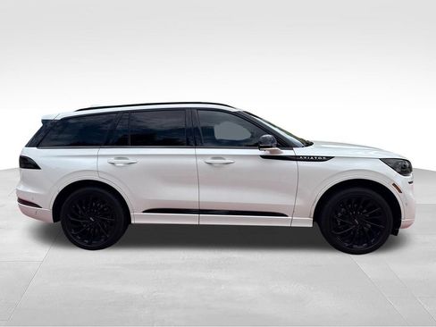 Certified 2023 Lincoln Aviator Reserve w/ Equipment Group 201A AWD/4WD image 11