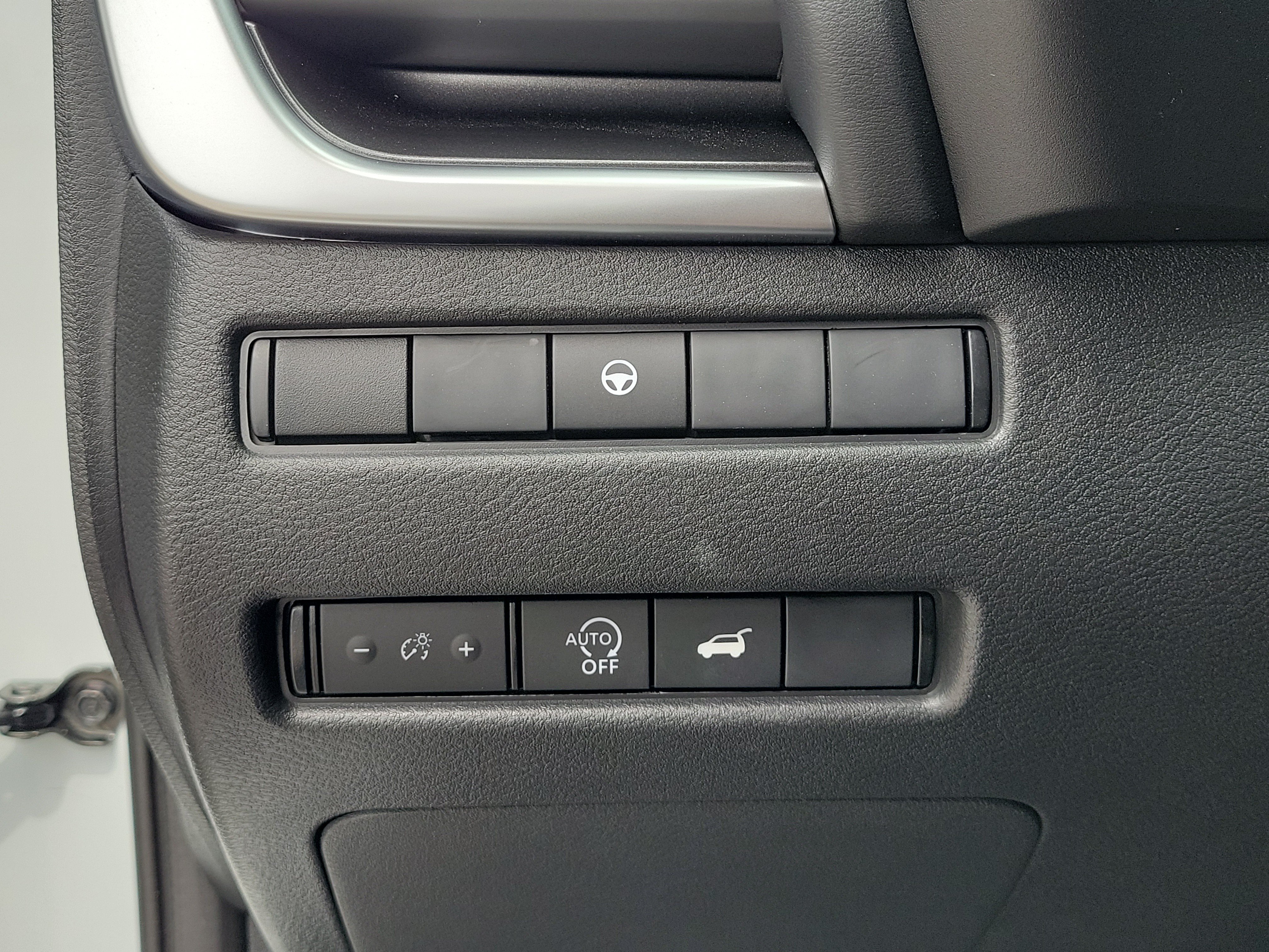 Certified 2025 Nissan Rogue SV AWD/4WD image 31