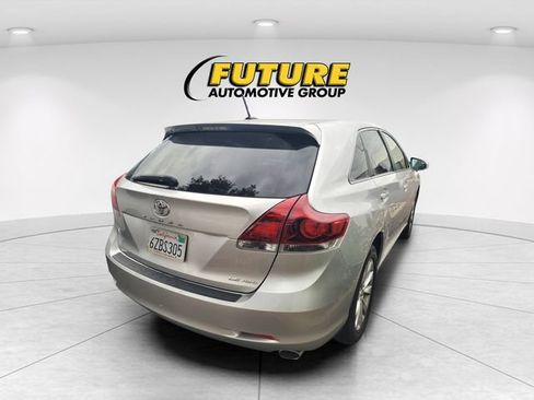 Used 2013 Toyota Venza LE AWD/4WD image 3
