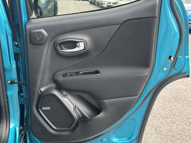 Used 2021 Jeep Renegade Latitude w/ Luxury Group I FWD image 22