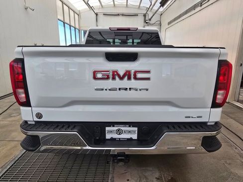 Used 2024 GMC Sierra 1500 SLE w/ Preferred Package image 4