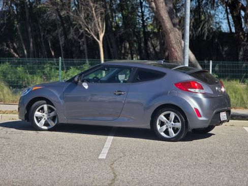 Used 2013 Hyundai Veloster image 21