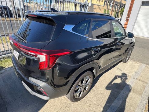 Used 2024 Kia Seltos S FWD image 3