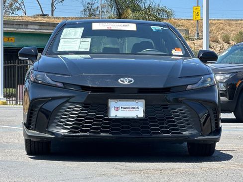 Used 2025 Toyota Camry SE FWD image 7