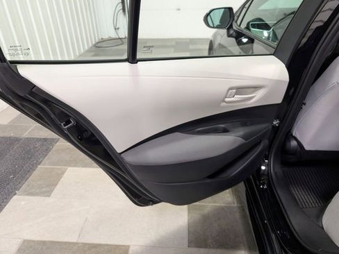 Used 2025 Toyota Corolla LE image 8