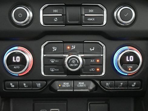 Used 2022 GMC Yukon SLT w/ SLT Premium Package AWD/4WD image 22