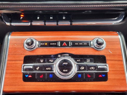 Used 2024 Lincoln Aviator Reserve w/ Equipment Group 201A image 19