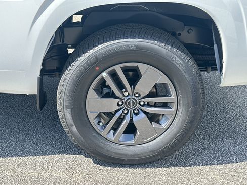 New 2025 Nissan Frontier SV image 17