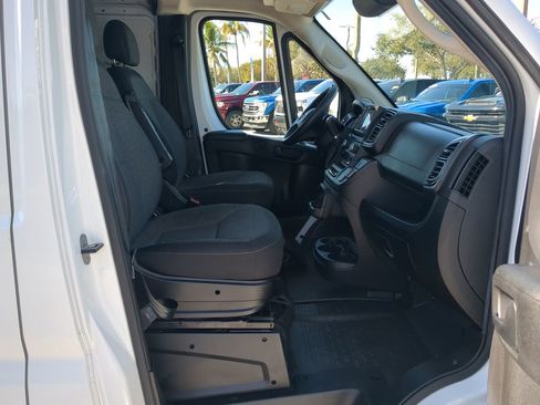 Used 2023 RAM ProMaster 2500 w/ Convenience Group image 15