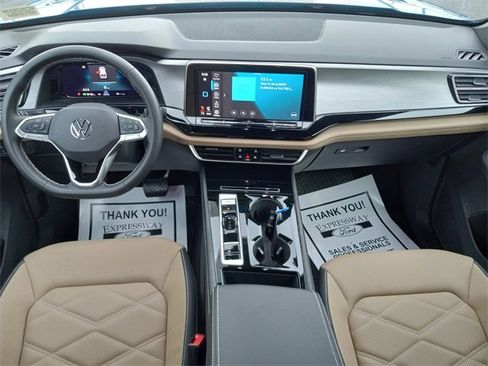 Used 2024 Volkswagen Atlas Cross Sport SE w/ Panoramic Sunroof Package image 16