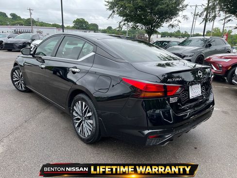 Used 2024 Nissan Altima 2.5 SV w/ SV Premium Package FWD image 6