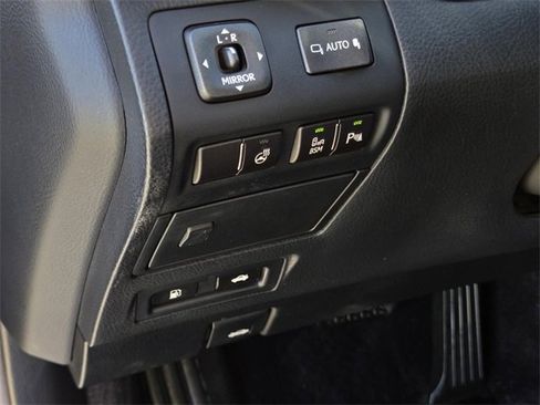 Used 2016 Lexus LS 460 AWD image 19