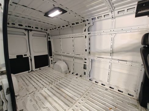 Used 2024 RAM ProMaster 2500 w/ Convenience Group FWD image 19