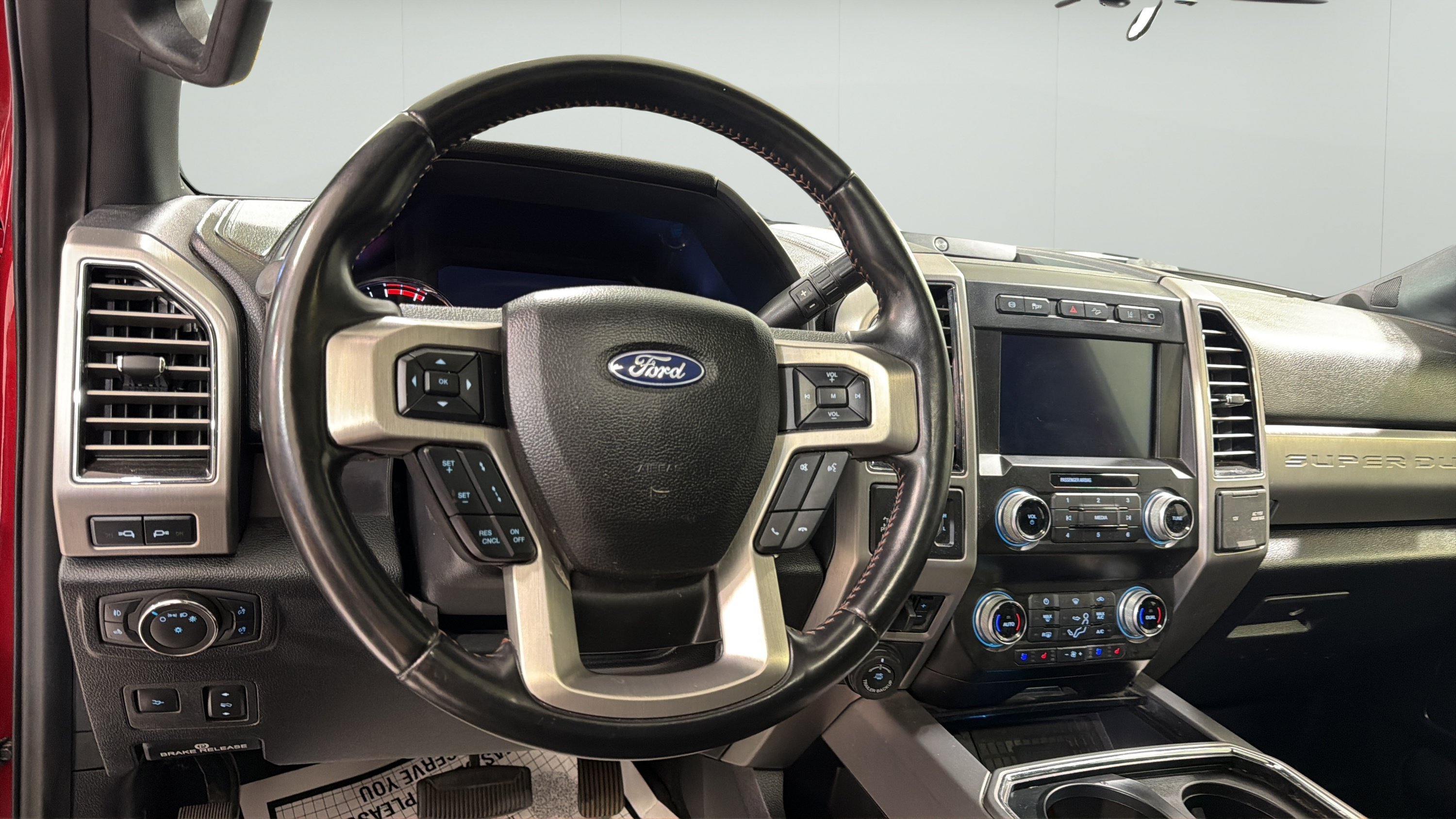 Used 2020 Ford F250 Platinum w/ FX4 Off-Road Package AWD/4WD image 12