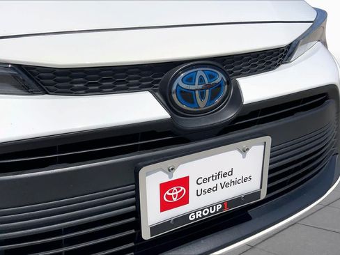 Used 2024 Toyota Corolla LE FWD image 29
