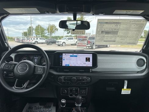 New 2025 Jeep Gladiator Sport image 2