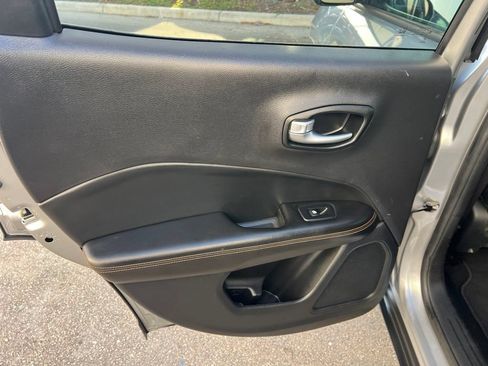 Certified 2021 Jeep Compass Limited FWD image 29