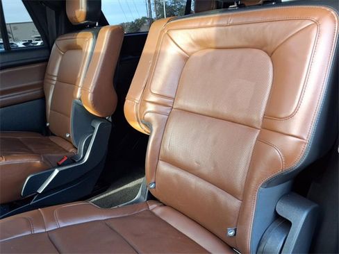 Certified 2023 Lincoln Navigator L Reserve image 10