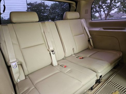 Used 2013 Chevrolet Tahoe LTZ AWD/4WD image 17