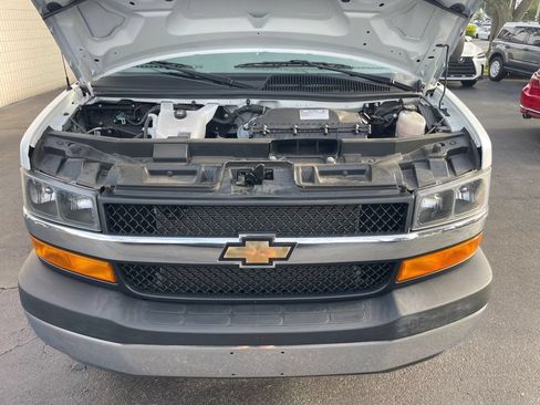 Used 2025 Chevrolet Express 2500 w/ Driver Convenience Package RWD image 21