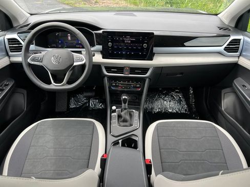 New 2026 Volkswagen Taos SE FWD image 25