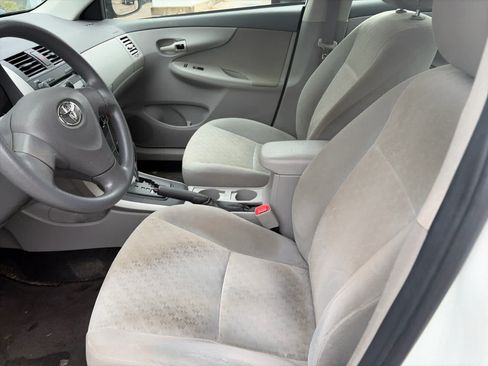Used 2009 Toyota Corolla LE w/ All Weather Guard Pkg FWD image 7