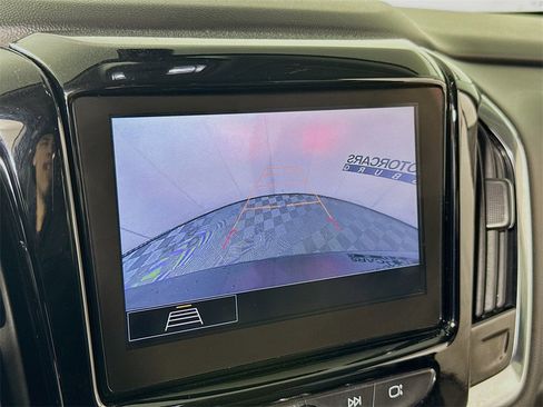 Used 2020 Chevrolet Traverse LT image 13