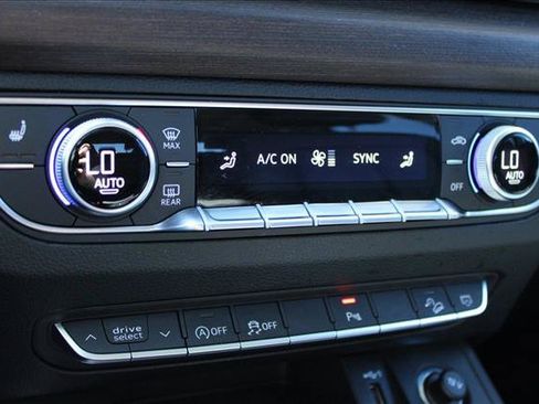 Used 2023 Audi Q5 2.0T Premium Plus AWD/4WD image 22