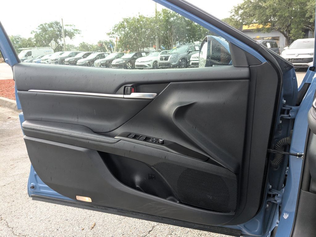 Used 2024 Toyota Camry XSE FWD image 32