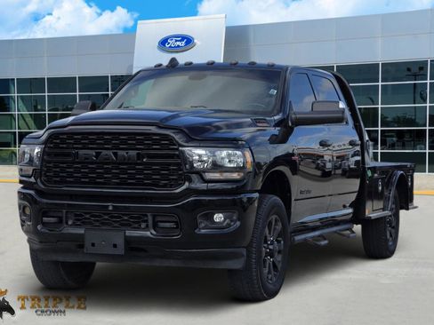 Used 2022 RAM 3500 Big Horn w/ Night Edition AWD/4WD image 2