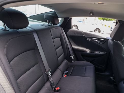 Used 2025 Chevrolet Malibu RS FWD image 17